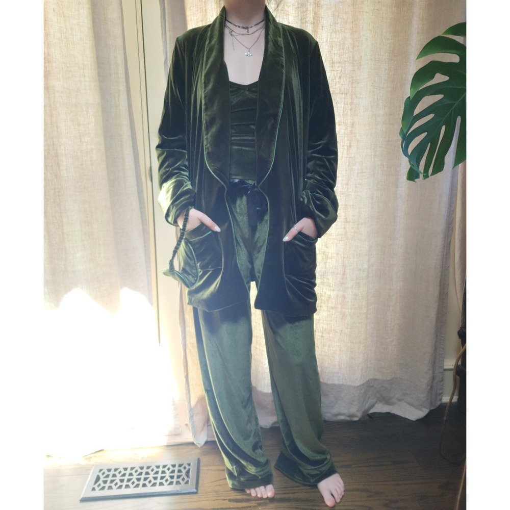 Size Small Pajama Robe Set - Picture 2 of 7